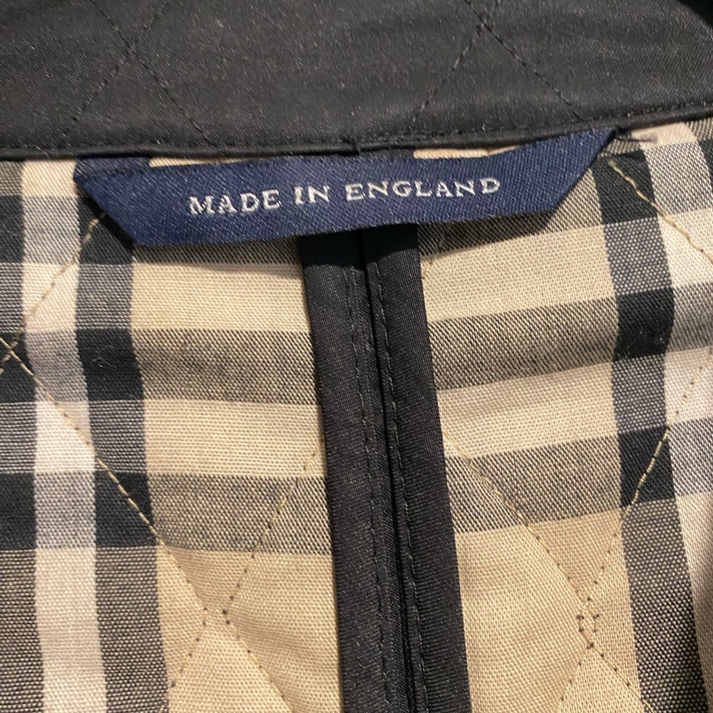 Authentic Burberry jacket size small - Picture 3 of 4